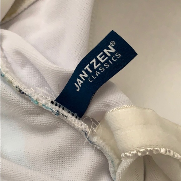 Small One Piece bathing suit - Picture 3 of 3